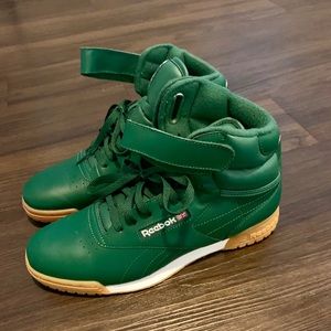 Women’s Reebok sneakers